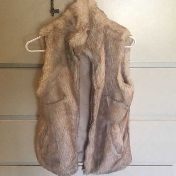Faux Fur Tan Vest - Picture 2 of 3